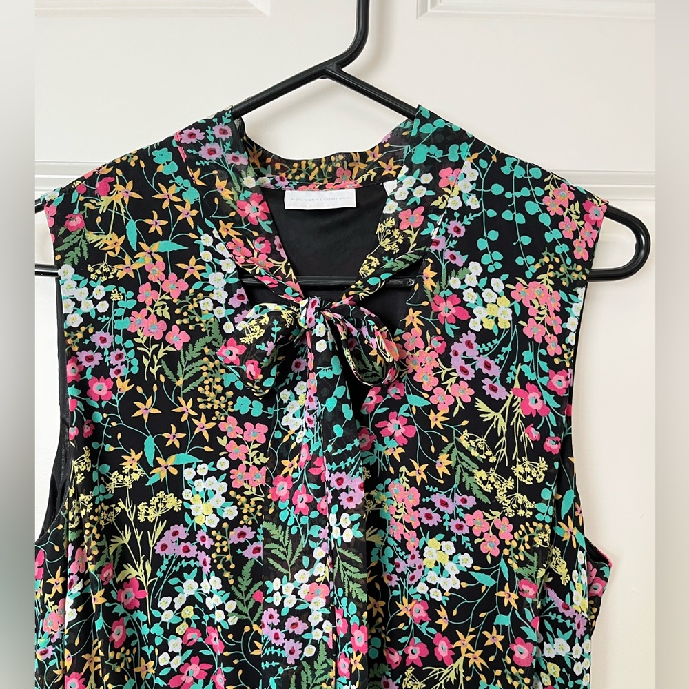 New York & Company print dress. Size M. - Picture 2 of 5